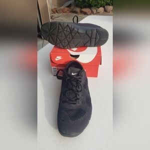 Nike shoes - Size 10
